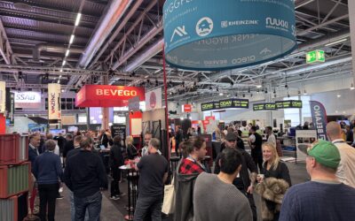 Glimtar från Svensk Byggplåts monter på Nordbygg 2026